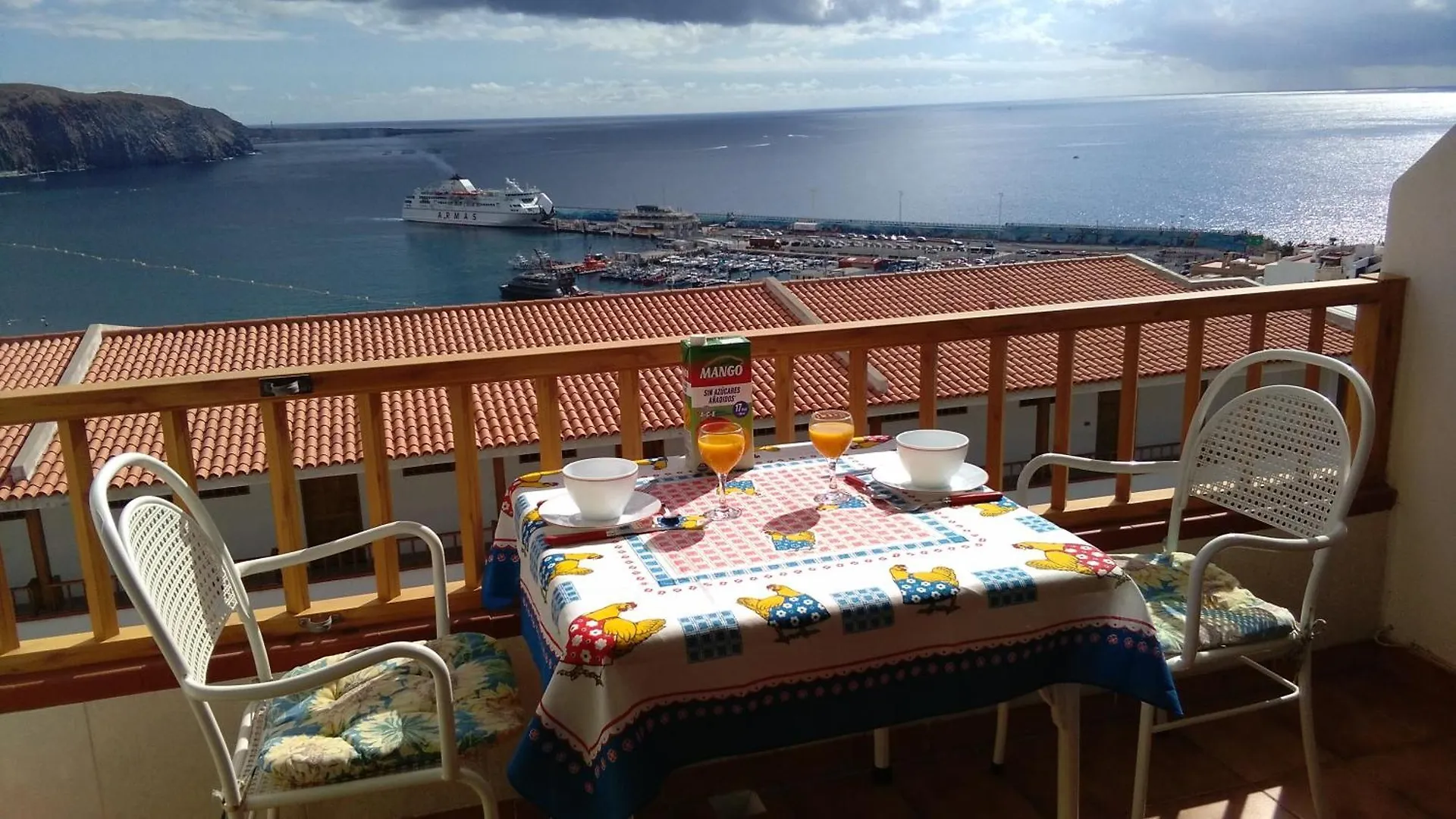 Ocean View Over Los Cristianos, Playa Las Vistas, Wifi